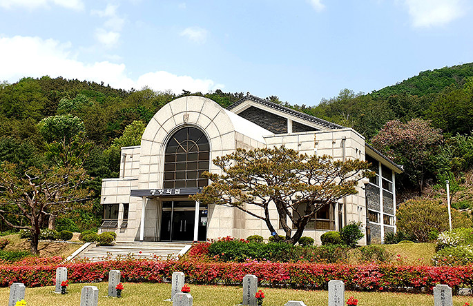 망향의집(봉안당) 정면 사진